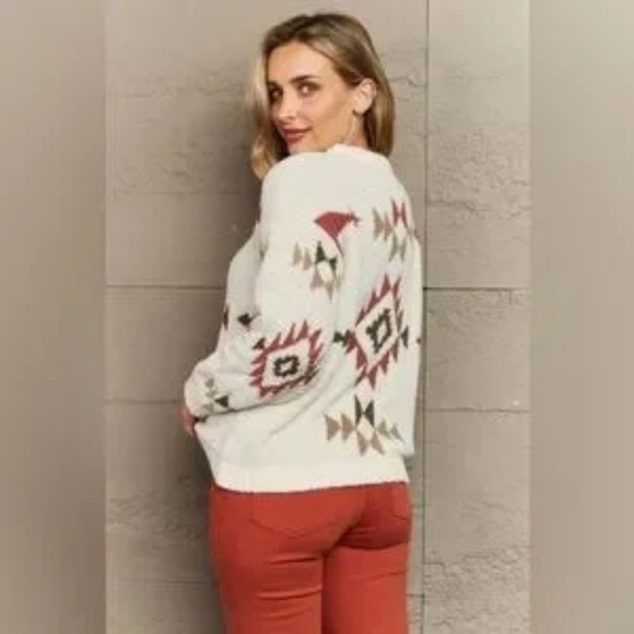 Cream and Green Geometric Crew Neck Sweater - Picture 2 of 7